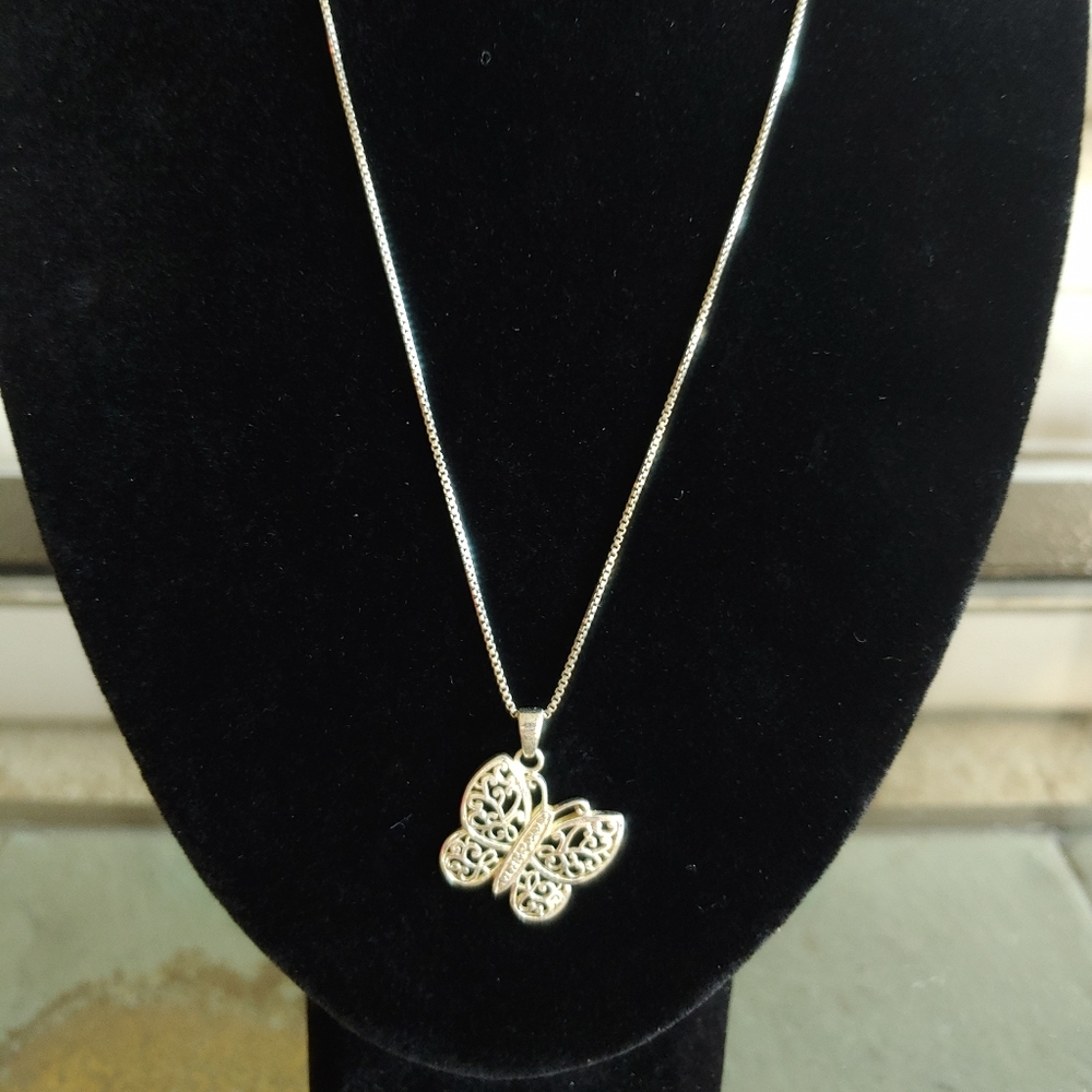 🦋Sterling silver butterfly pendant